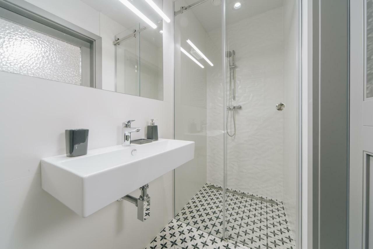Apartament M5 Main Square Stylish One Bedroom Kraków